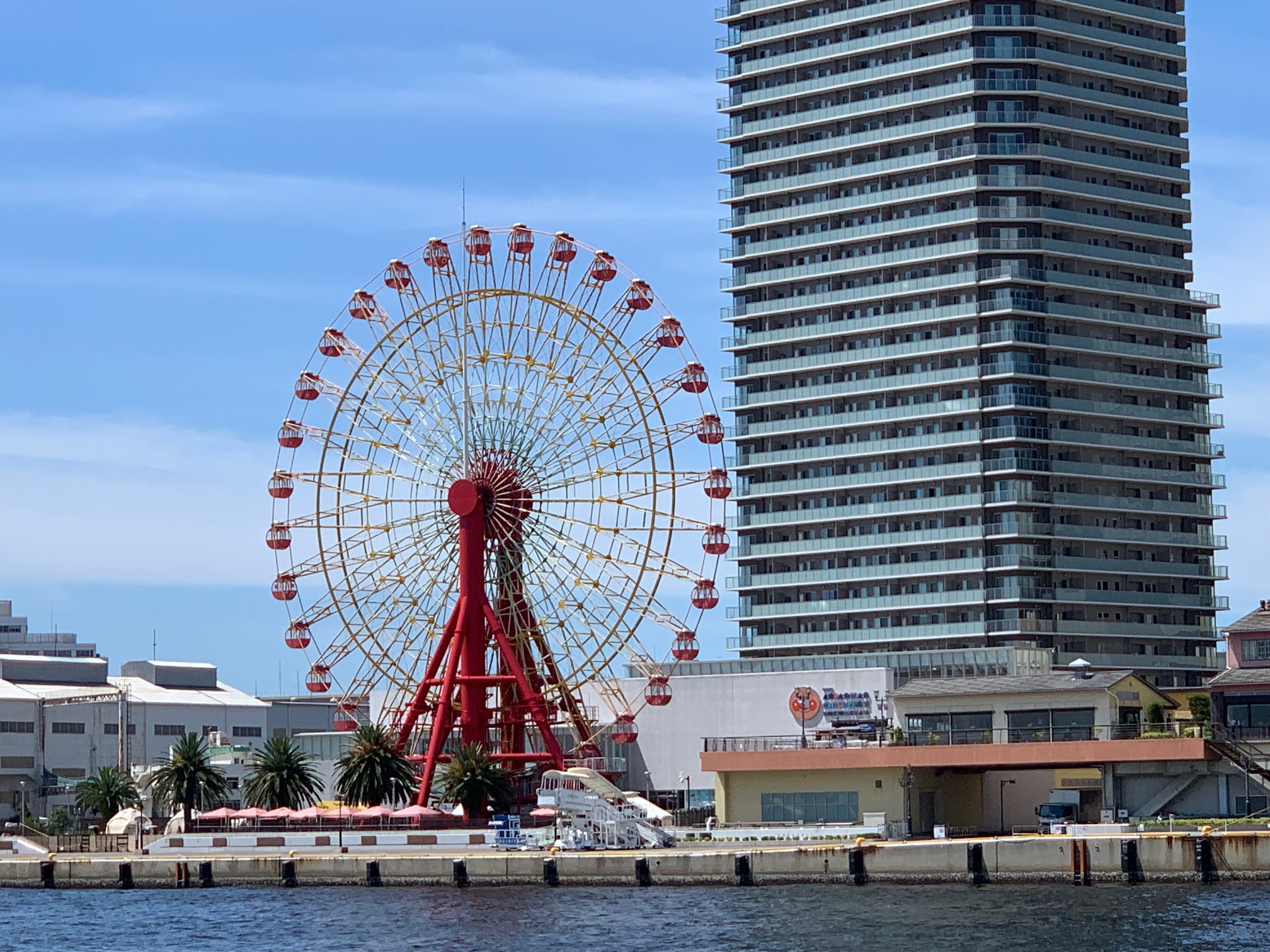 神戸ハーバーランドのランドマーク、モザイク大観覧車