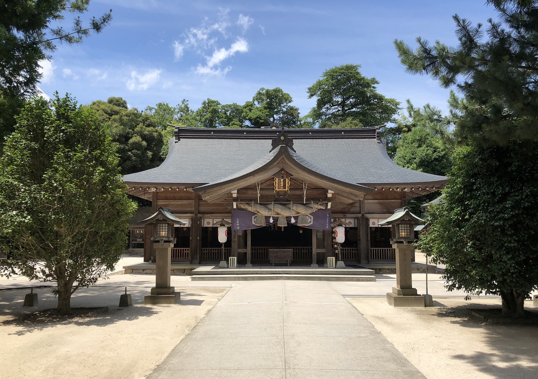 夫婦神に見守られながら良縁を願おう