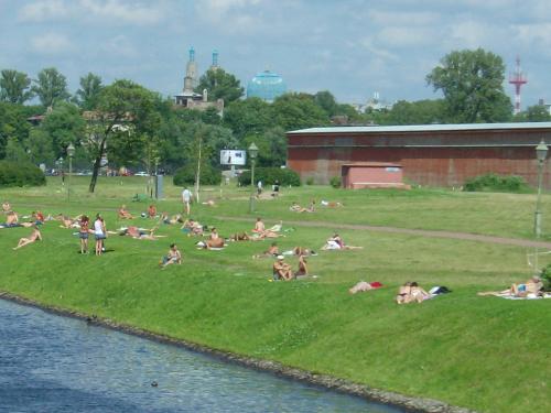 ペトロパブロフスク要塞の夏の風景-1
