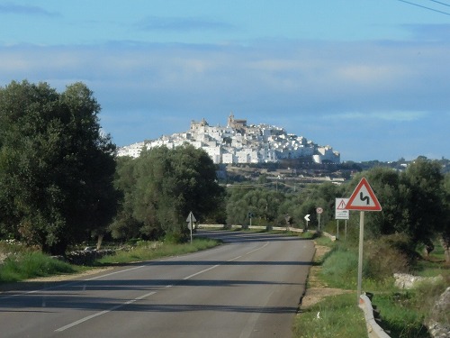 オストゥーニの街