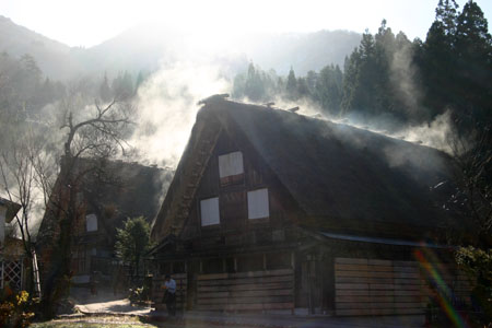★世界遺産 白川郷〜今の時期〜茅葺き屋根