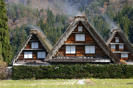 ★世界遺産 白川郷 茅葺き屋根から３