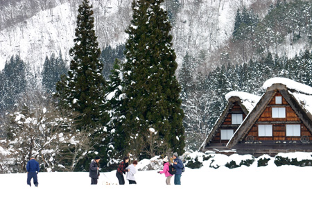 世界文化遺産として多くの観光客が訪２