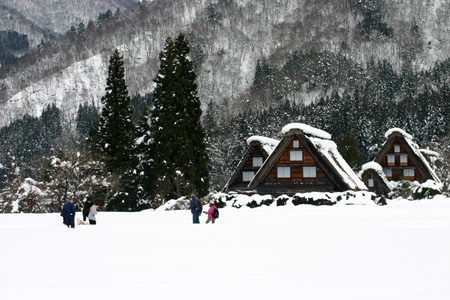 世界文化遺産として多くの観光客が訪３