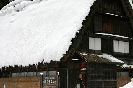 白川郷の代表的な合掌造りである遠山家〜5