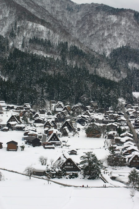 今年は最大9連休! 世界遺産 白川郷で3