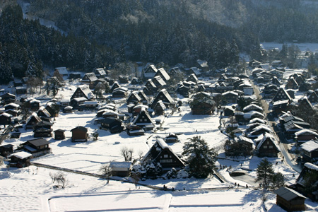 年末年始を冬真っ盛りの世界遺産 白川郷2