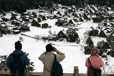 １月１８日土曜に白川郷ライトアップ開催６