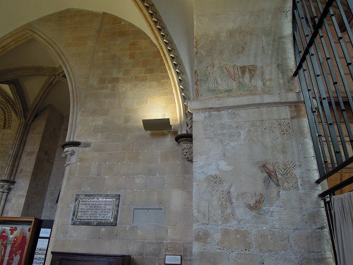 ノルマン聖堂時代の壁絵の名残