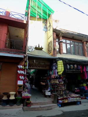 タメルスクエア入り口