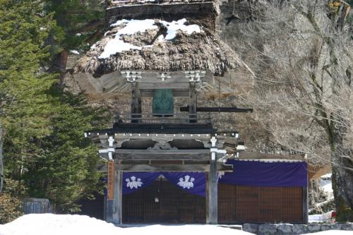 春の陽気にさそわれて、世界遺産 白川郷7