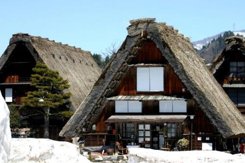 家族の記念旅行に最適な世界遺産白川郷1