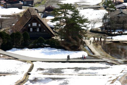 春だ！休みだ！世界遺産 白川郷 ！２