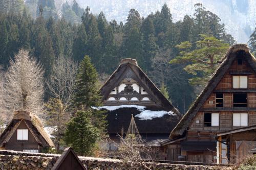 春だ！休みだ！世界遺産 白川郷 ！５