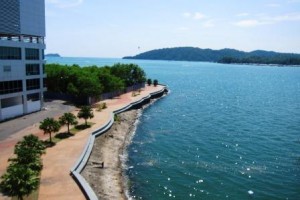 コタキナバル 丼どん4