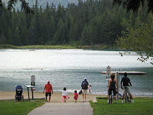 静かな時間が流れる夕刻のロストレイク