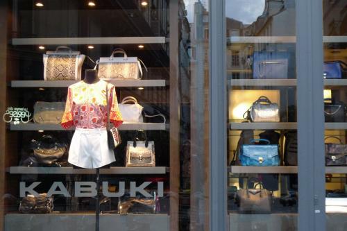 パリの老舗セレクトショップ、カブキ