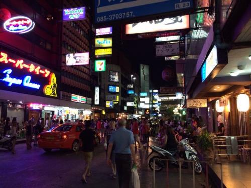 5月25日タニヤ通り_2100頃まで平常