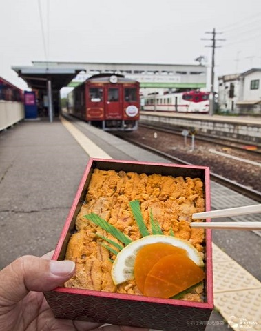 久慈駅ウニ弁当