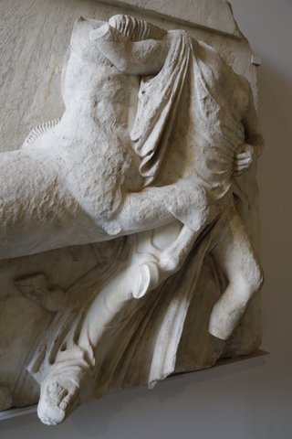 パルテノン神殿の南第十メトープ