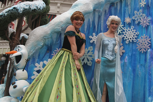 【パレード】アナとエルサ