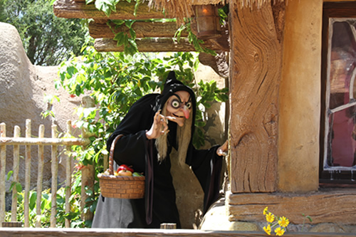 【マイントレイン】魔女