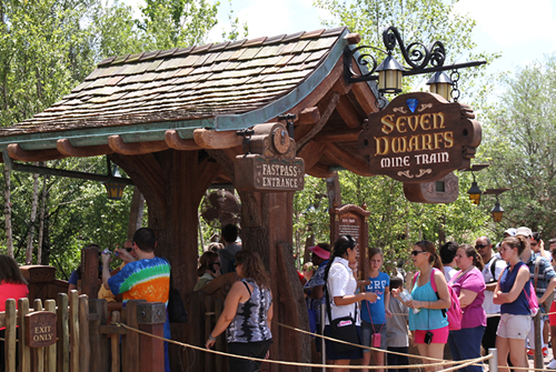 【マジックキングダム・全体】七人の小人1