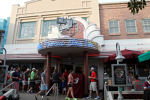 ハリウッド&バイン入り口