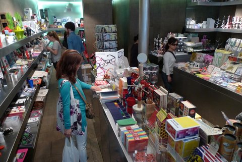 デザイン・ギフト・ストア 