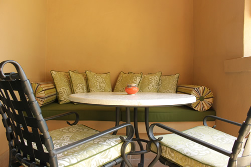 テラスにもソファ席