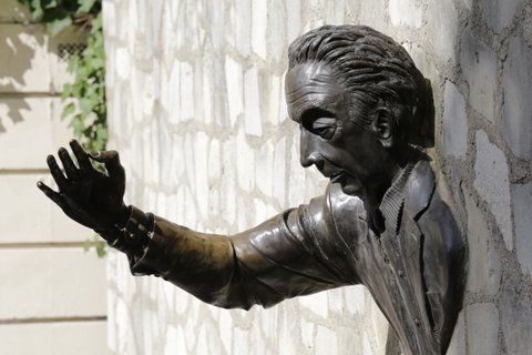 モンマルトルの壁抜け男