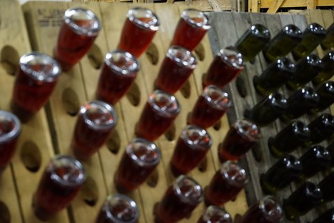 赤いシャンパン