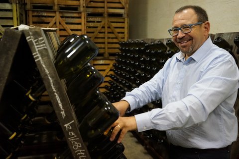 赤いシャンパン