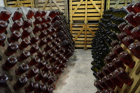 赤いシャンパン