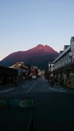 由布院駅前からの光景