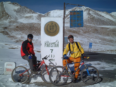 フンジュラーブ峠