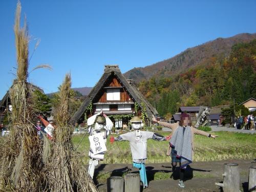 紅葉まっさかりの秋と雪景色が楽しめる１１