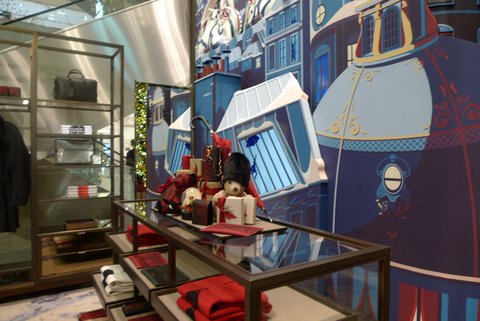 プランタンはバーバリーのクリスマス・ツリ