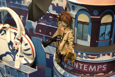 プランタンはバーバリーのクリスマス・ツリ