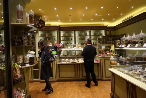 美容と健康と、お土産にナッツはいかが?