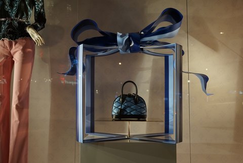 シャンゼリゼのルイ・ヴィトン クリスマス