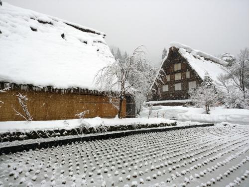 冬の白川郷は寒い、でも、５