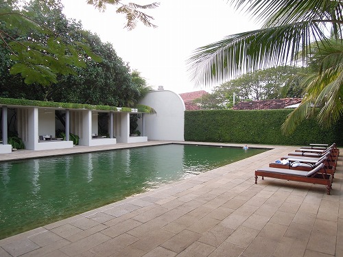 ゴール、アマンガラのプール