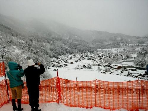 卒業旅行や春休みは世界遺産 白川郷へ８
