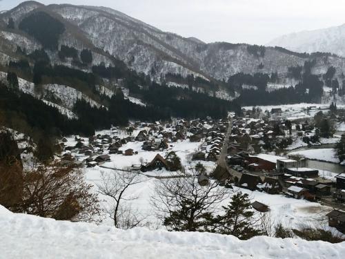 温泉でリフレッシュ♪絶景 白川郷 ?