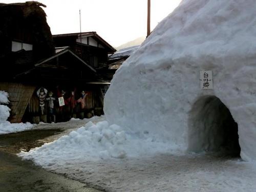 〜卒業旅行・春休み観光旅行に♪〜白川郷８