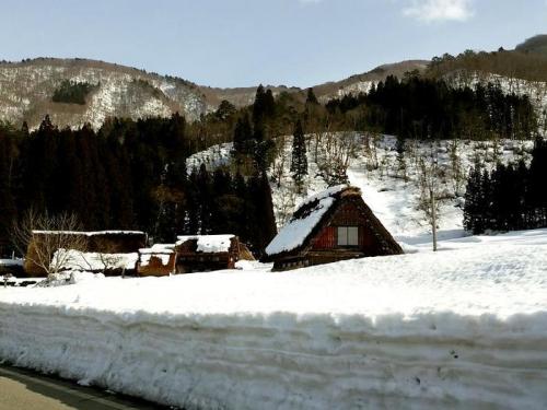 〜卒業旅行・春休み観光旅行に♪〜白川郷９