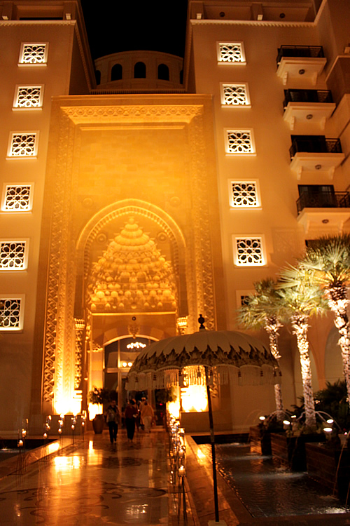 ジュメイラ ザビール サライの正面入口