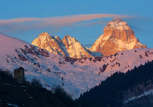 ウシュバ山００
