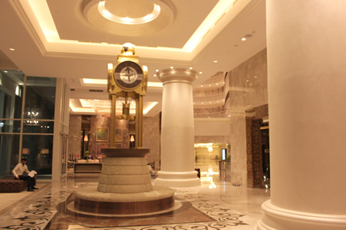 ウォルドーフを象徴する大時計